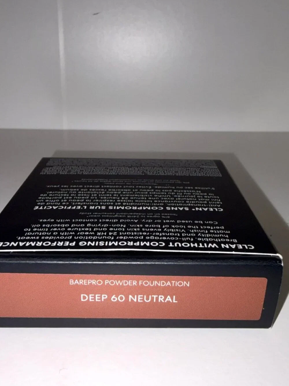 BareMinerals Barepro 24HR Wear Skin-Perfecting Powder Foundation